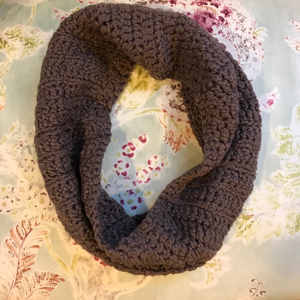 Scarf | mauve wool infinity scarf